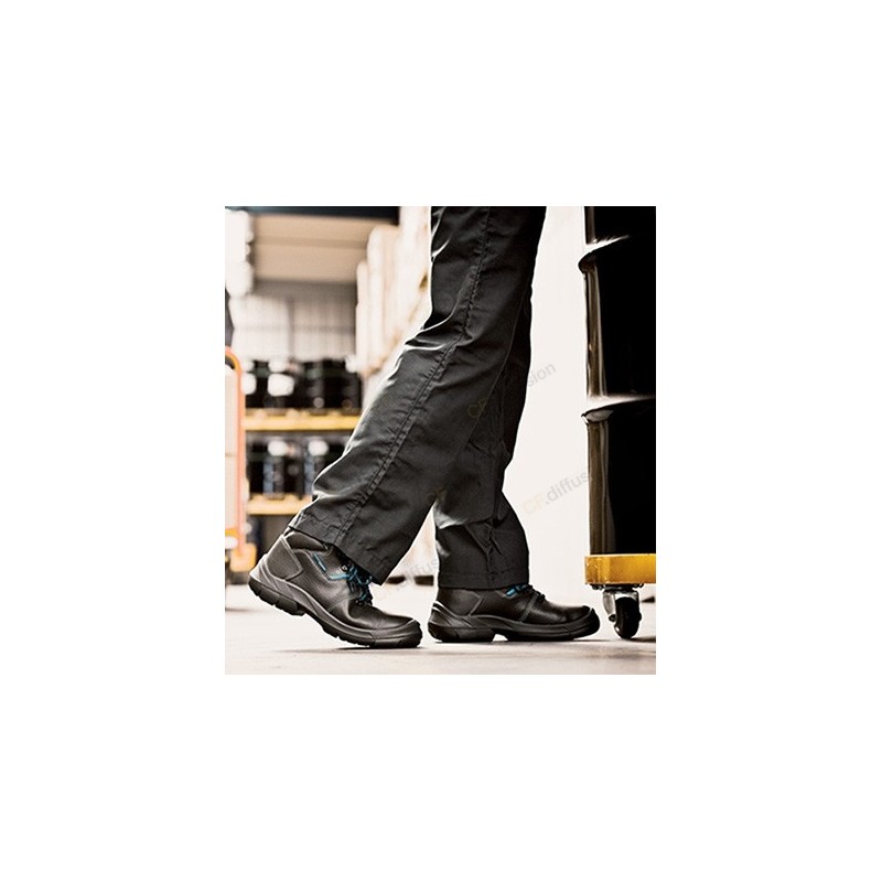 Chaussures de sécurité montante en cuir pleine fleur S3 SRC - Honeywell - PLOMITA Noir Chaussures de sécurité montante en cuir pleine fleur S3 SRC - Honeywell - PLOMITA Noir