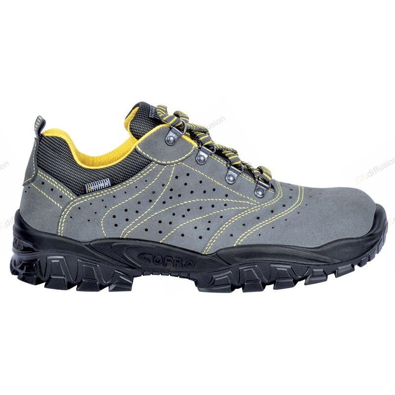 Chaussures de sécurité basses S1P SRC COFRA NEW TIGRI. Vu de côté