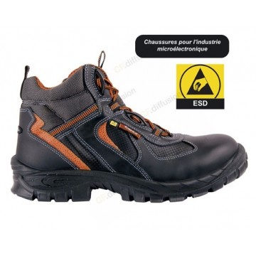 Chaussure de sécurité haute spécial ESD, S3 SRC COFRA YULE. Vu de côté