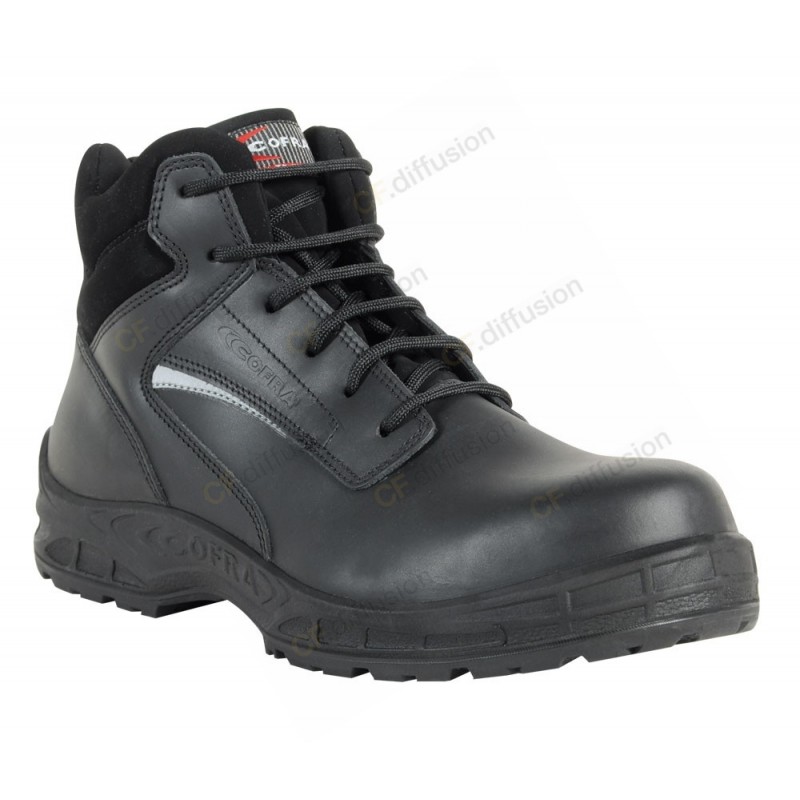 Chaussures de sécurité hautes S3 SRC COFRA CORBY. Vu de profil